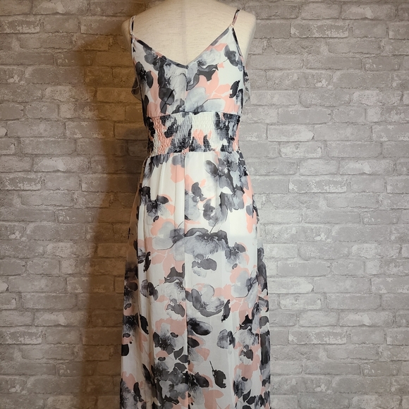 🖤 Floral Dress - Picture 2 of 4